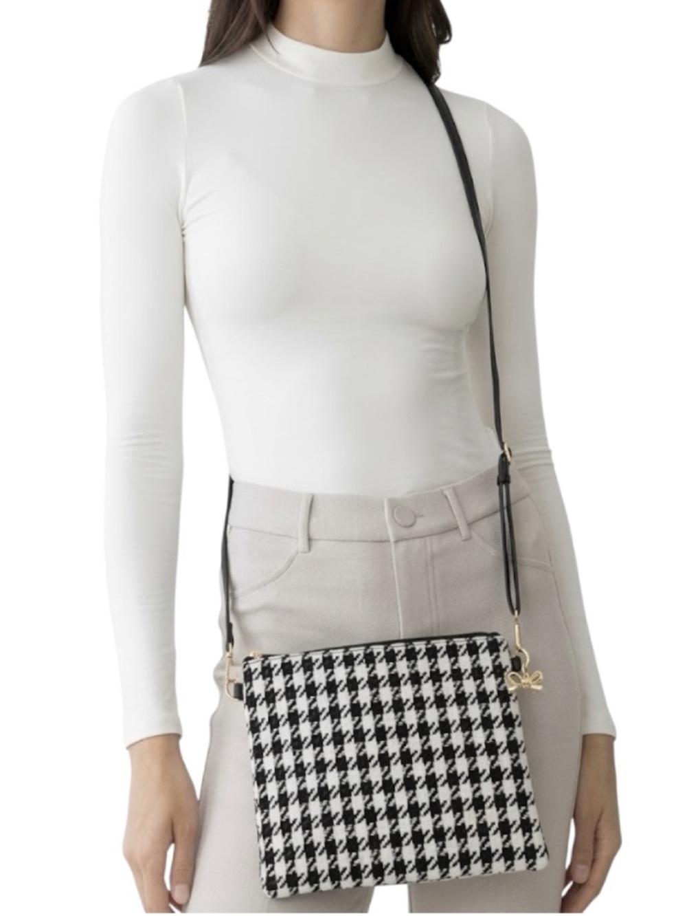 Be Clever Montana Mornings Crossbody Clutch, Black/White (NWT)